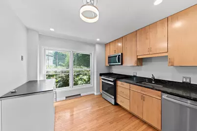 52 River St #52, Newton, MA 02465 - Photo 3