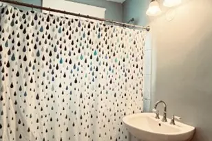 7 Greycliff Rd, Boston, MA 02135 - Photo 9