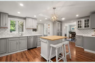 18 Margaret St, Norwood, MA 02062 - Photo 9