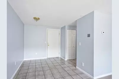 135 Grove St #131, Rockland, MA 02370 - Photo 5