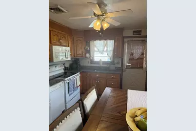 39 Central Street, Brockton, MA 02301 - Photo 5