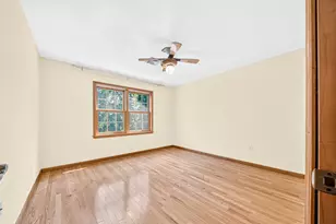 35 Brentwood Rd, Woburn, MA 01801 - Photo 29