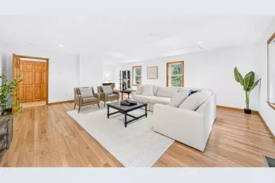 35 Brentwood Rd, Woburn, MA 01801 - Photo 17