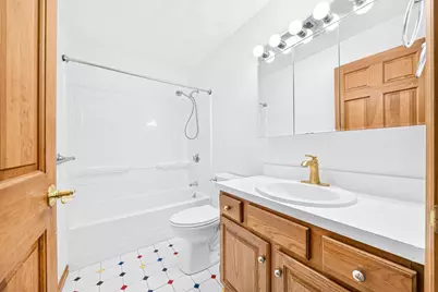 35 Brentwood Rd, Woburn, MA 01801 - Photo 31