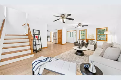 35 Brentwood Rd, Woburn, MA 01801 - Photo 7