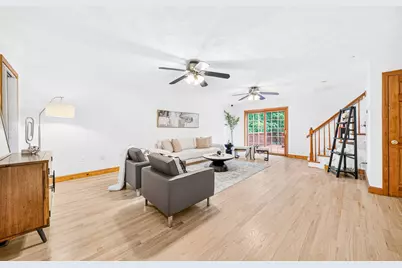 35 Brentwood Rd, Woburn, MA 01801 - Photo 3