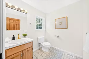 35 Brentwood Rd, Woburn, MA 01801 - Photo 19
