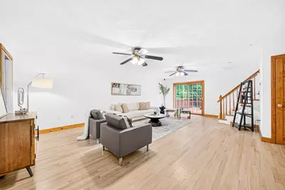 35 Brentwood Rd, Woburn, MA 01801 - Photo 3