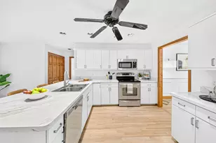 35 Brentwood Rd, Woburn, MA 01801 - Photo 9