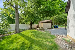 347 Plain St, Braintree, MA 02184 - Photo 33