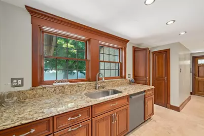 347 Plain St, Braintree, MA 02184 - Photo 7