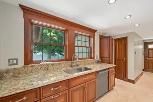 347 Plain St, Braintree, MA 02184 - Photo 7