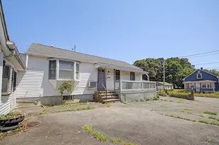 16 Berger St, Chicopee, MA 01020 - Photo 3
