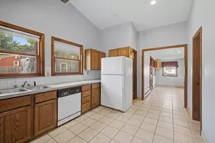 16 Berger St, Chicopee, MA 01020 - Photo 7