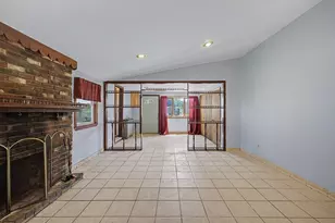 16 Berger St, Chicopee, MA 01020 - Photo 9