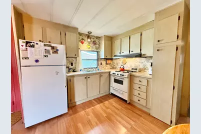 37 Klondike Ave, Westfield, MA 01085 - Photo 11
