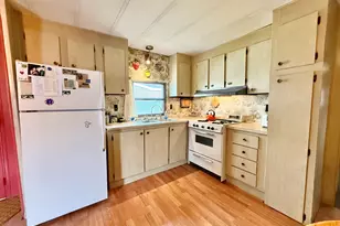 37 Klondike Ave, Westfield, MA 01085 - Photo 11