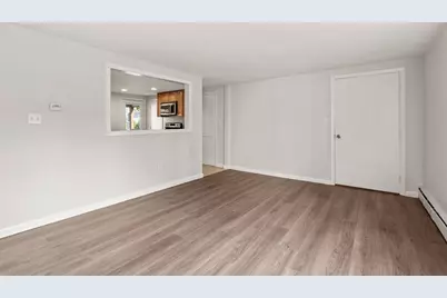 121-R Elm #2, Marblehead, MA 01945 - Photo 5