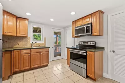 121-R Elm #2, Marblehead, MA 01945 - Photo 9