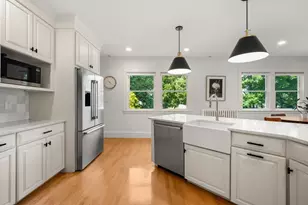 18 Benvenue St, Wellesley, MA 02482 - Photo 3
