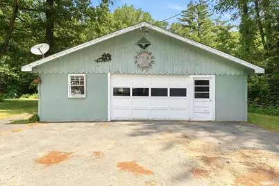 4 Essex St, Holland, MA 01521 - Photo 35
