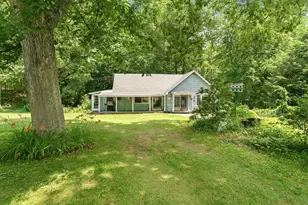 4 Essex St, Holland, MA 01521 - Photo 3