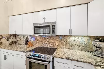 341 Beacon St #2F, Boston, MA 02116 - Photo 17