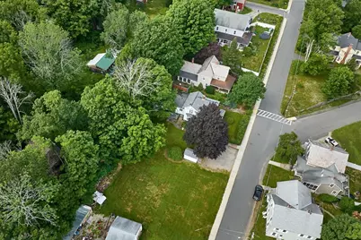 2 Pleasant St, Huntington, MA 01050 - Photo 29