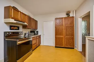 2 Pleasant St, Huntington, MA 01050 - Photo 11