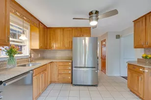 36 Wentworth St, Dedham, MA 02026 - Photo 5