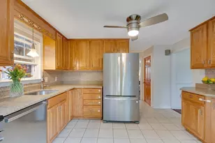 36 Wentworth St, Dedham, MA 02026 - Photo 5