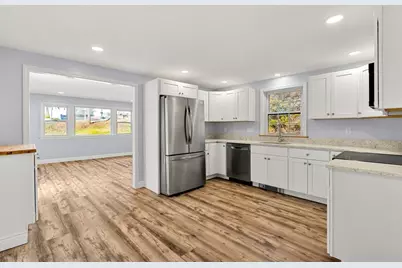 16 Jeanne Darc St, Lowell, MA 01854 - Photo 9
