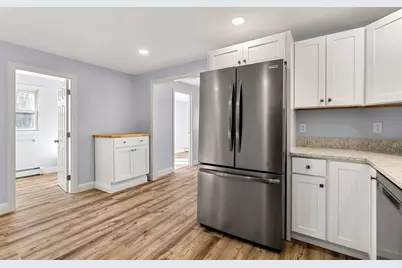 16 Jeanne Darc St, Lowell, MA 01854 - Photo 5
