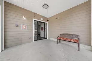 8 Walnut St, Peabody, MA 01960 - Photo 5