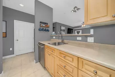 8 Walnut St #109, Peabody, MA 01960 - Photo 11