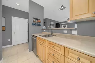 8 Walnut St, Peabody, MA 01960 - Photo 11
