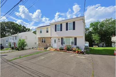 17 Bolton St, Worcester, MA 01604 - Photo 3