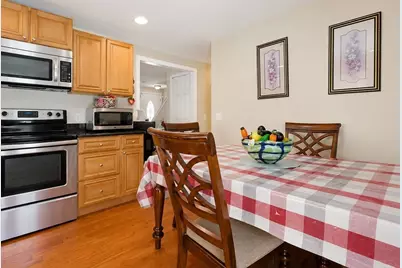 17 Bolton St, Worcester, MA 01604 - Photo 7