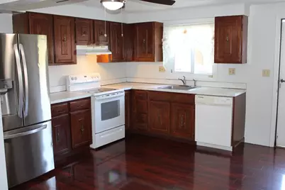 26 Yorktown Ct #26, Chicopee, MA 01020 - Photo 3
