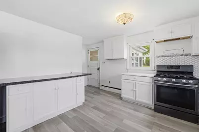 95 Lillian Ter, Dracut, MA 01826 - Photo 5