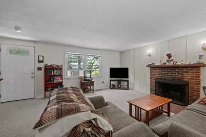 607-609 Flat Hill Rd, Lunenburg, MA 01462 - Photo 5