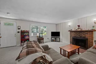 607-609 Flat Hill Rd, Lunenburg, MA 01462 - Photo 5