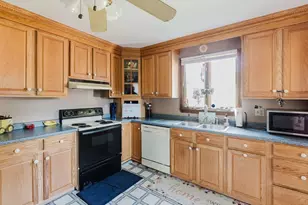 33 Terry Dr, Dartmouth, MA 02748 - Photo 5
