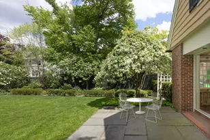 19 Gray Gardens E, Cambridge, MA 02138 - Photo 17