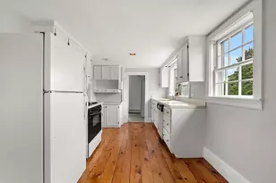 13 Linden St, Marblehead, MA 01945 - Photo 7