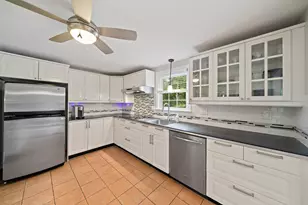 273 Highland St, Stoughton, MA 02072 - Photo 5