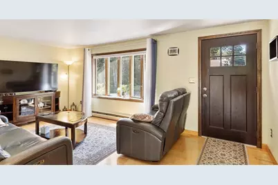 8 Pershing St, Worcester, MA 01606 - Photo 5