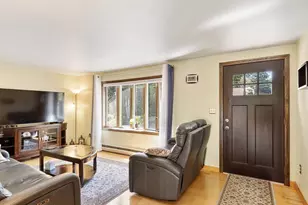 8 Pershing St, Worcester, MA 01606 - Photo 5