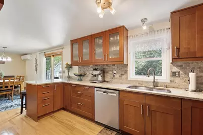8 Pershing St, Worcester, MA 01606 - Photo 11