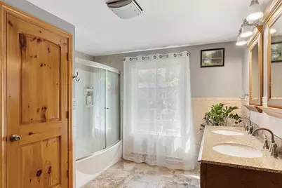8 Pershing St, Worcester, MA 01606 - Photo 13